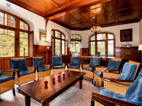 Beautiful castle house in Spa with spacious garden